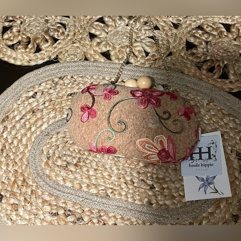 Embroidered Floral Clutch Bag in Tan and Pink - Picture 4 of 6